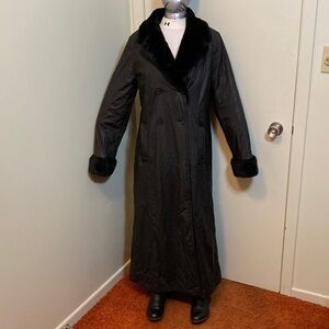 Jones New York Black Trench Coat with Faux Fur Collar and Cuffs